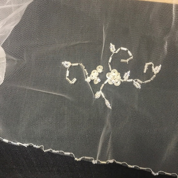 New! Beaded Ivory Veil main image 5